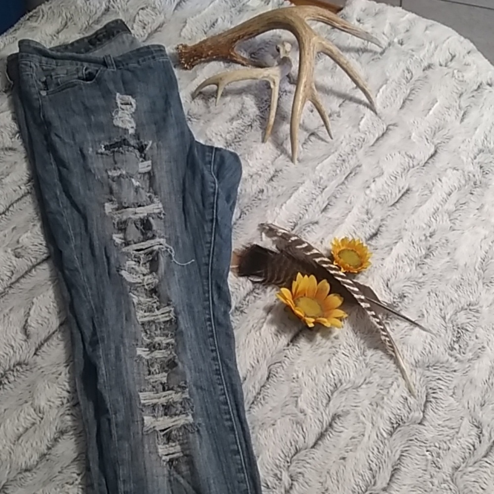 Ripped distressed jeans